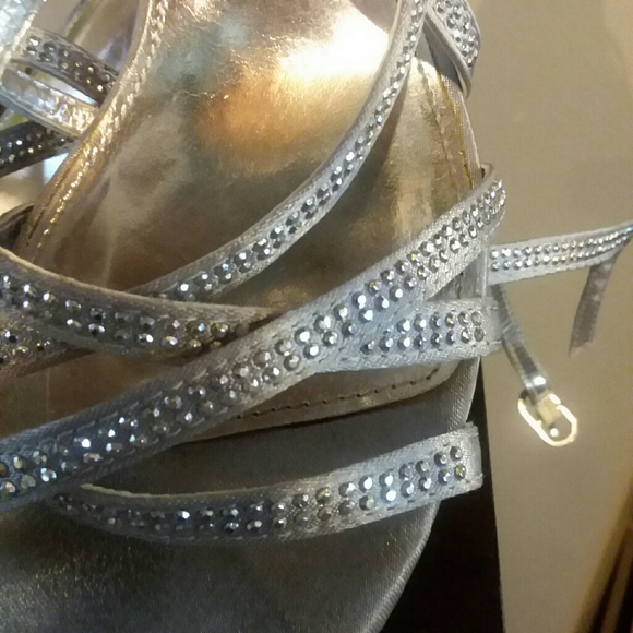 I Miller Silver Heels - Picture 2 of 2